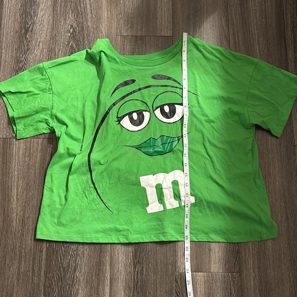M&M's Green Character Graphic Crop Top – Size Large - Picture 6 of 10